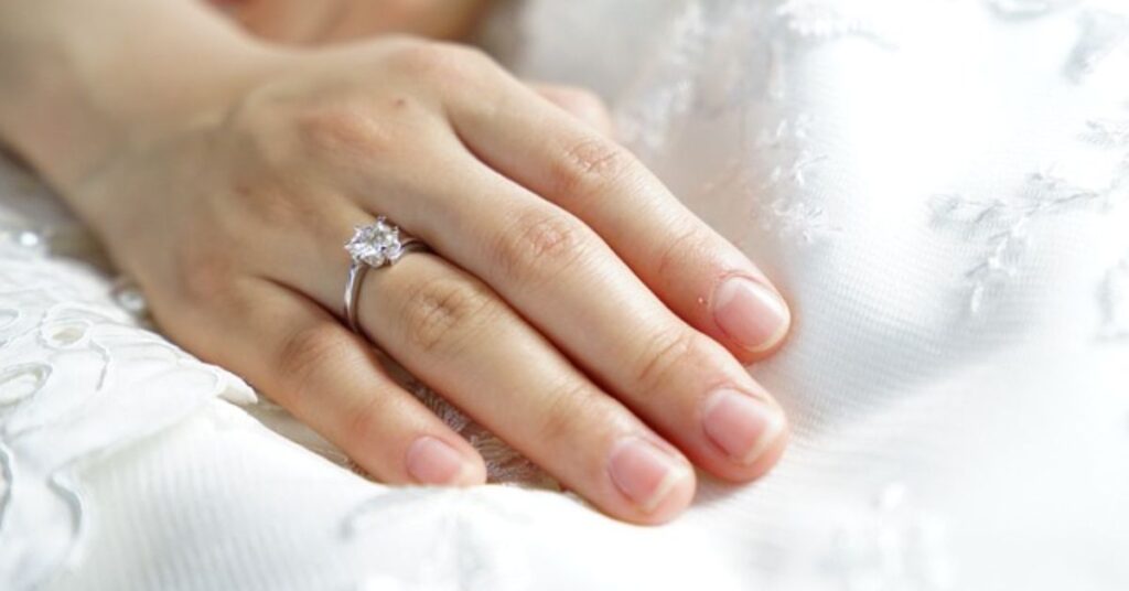 customizing-your-marriage-ring-make-it-uniquely-yours (2)