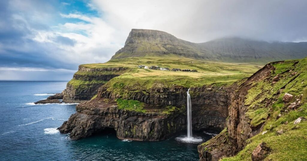 faroe-islands-–-best-for-dramatic-cliffs-and-remote-beauty (1)