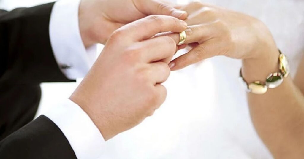 _marriage-rings-vs-engagement-rings-key-differences-explained